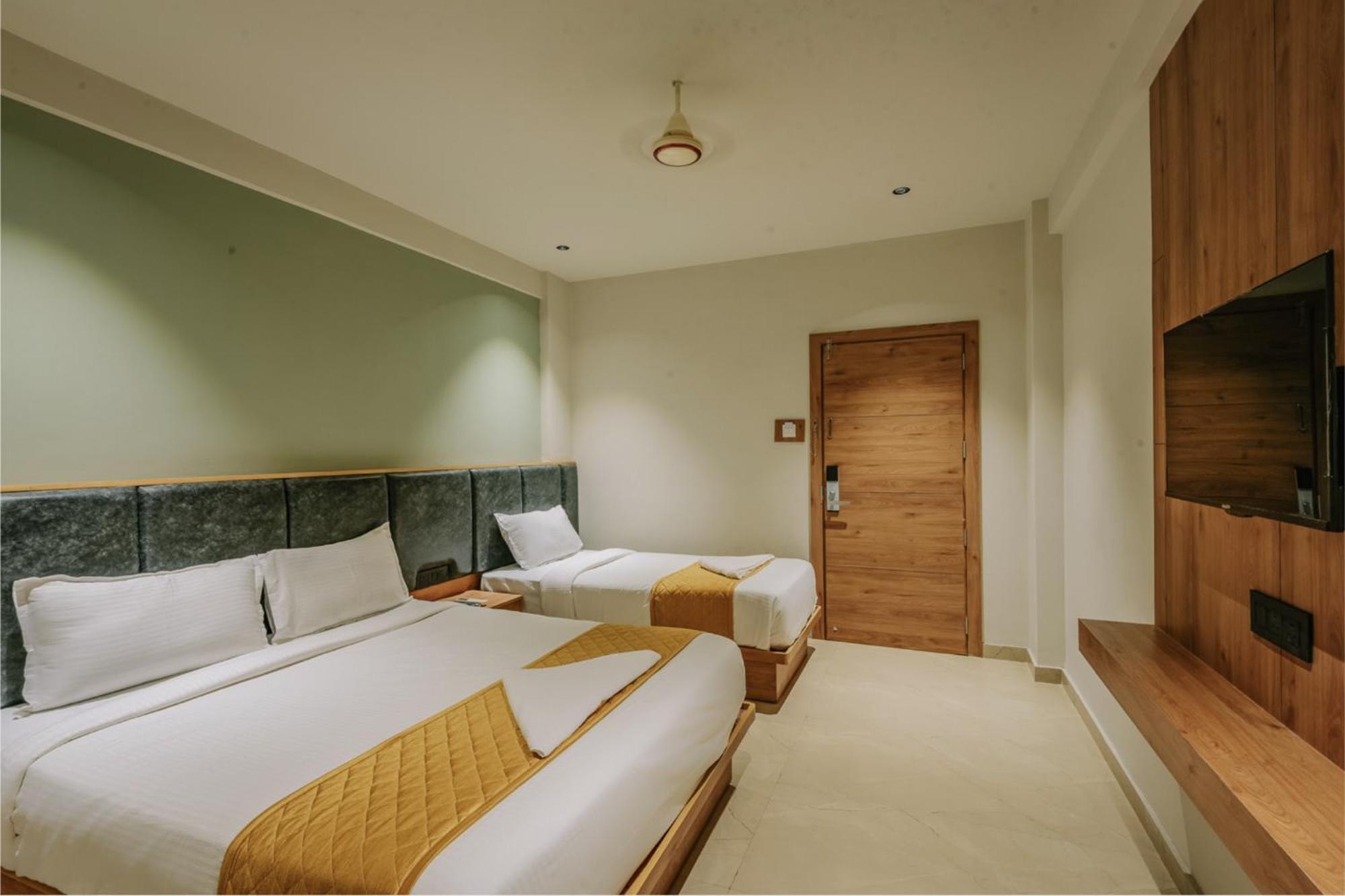 Hotel Beverly Plaza 코지코드 외부 사진