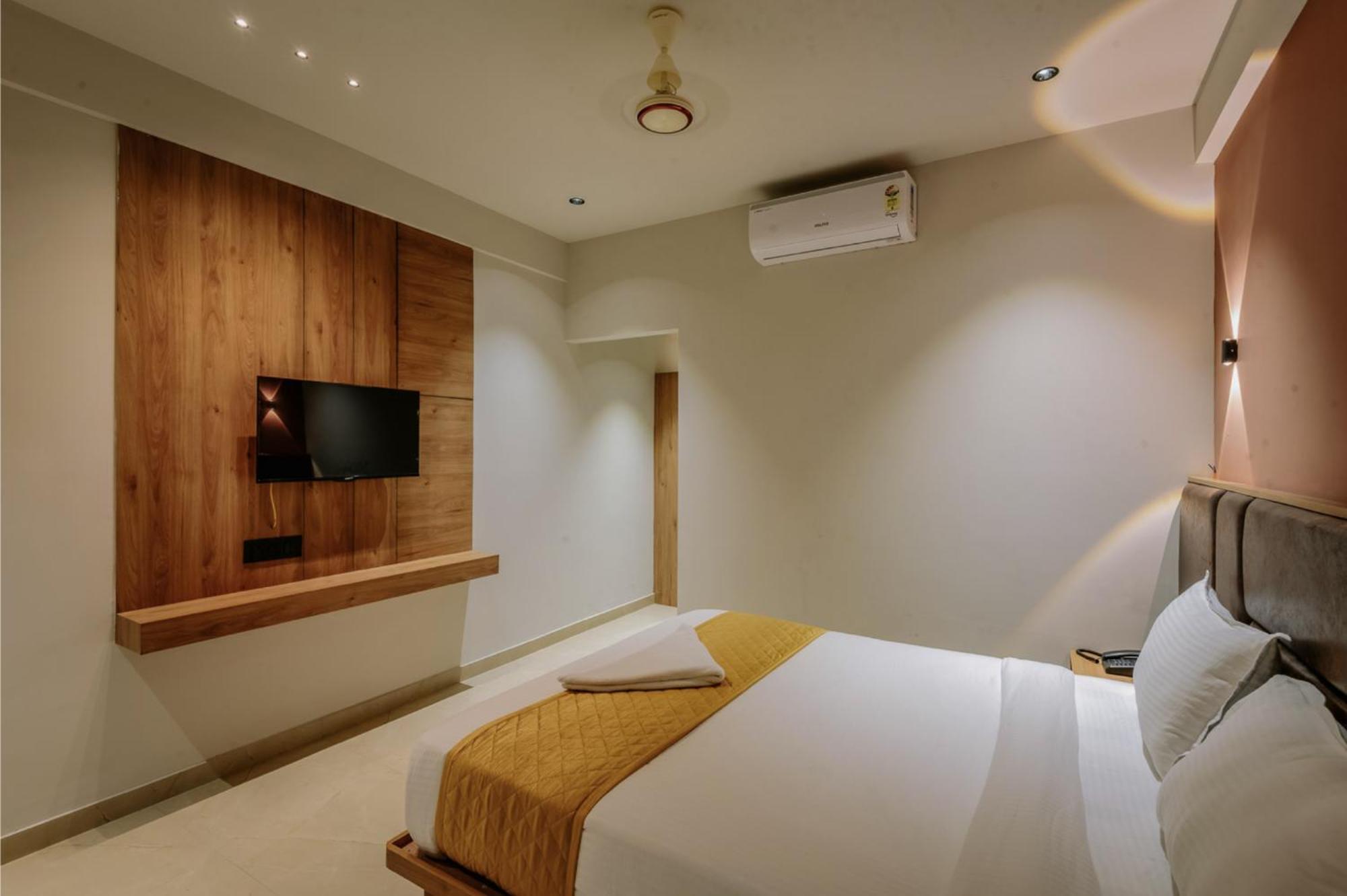 Hotel Beverly Plaza 코지코드 외부 사진