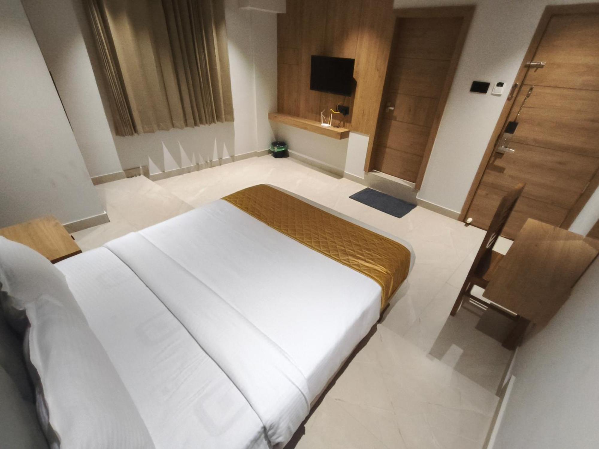 Hotel Beverly Plaza 코지코드 외부 사진