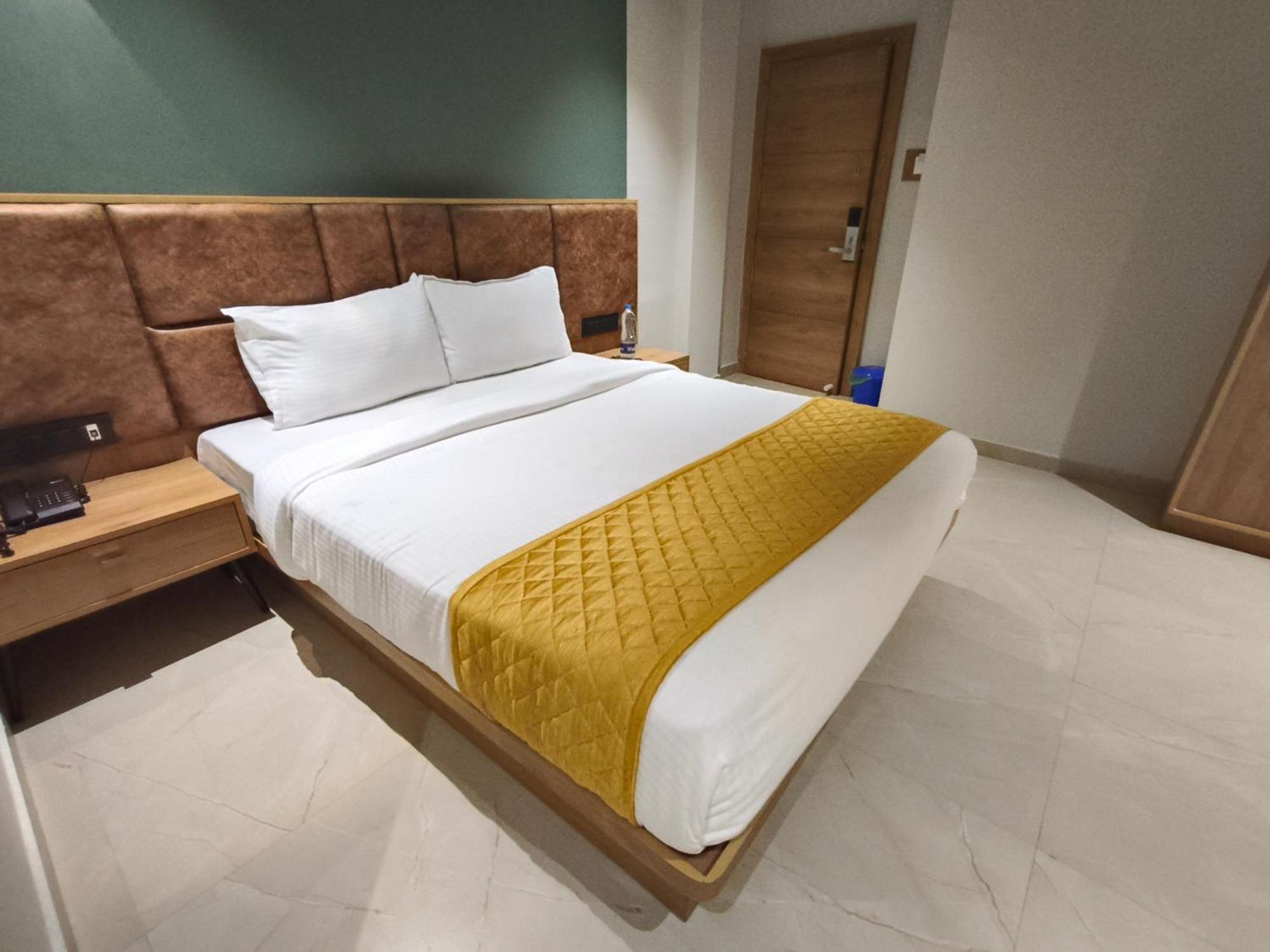 Hotel Beverly Plaza 코지코드 외부 사진