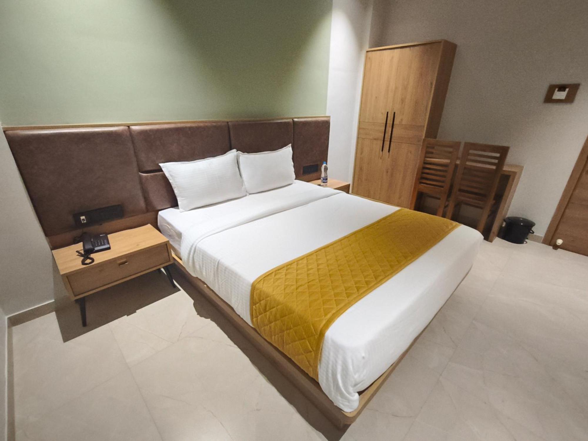 Hotel Beverly Plaza 코지코드 외부 사진