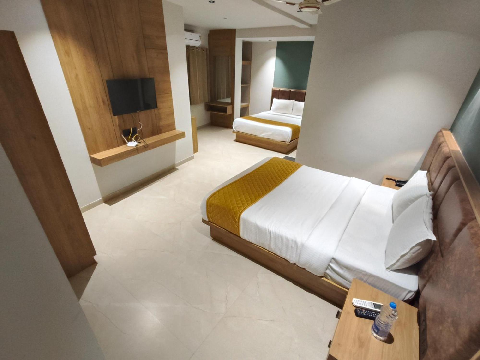 Hotel Beverly Plaza 코지코드 외부 사진