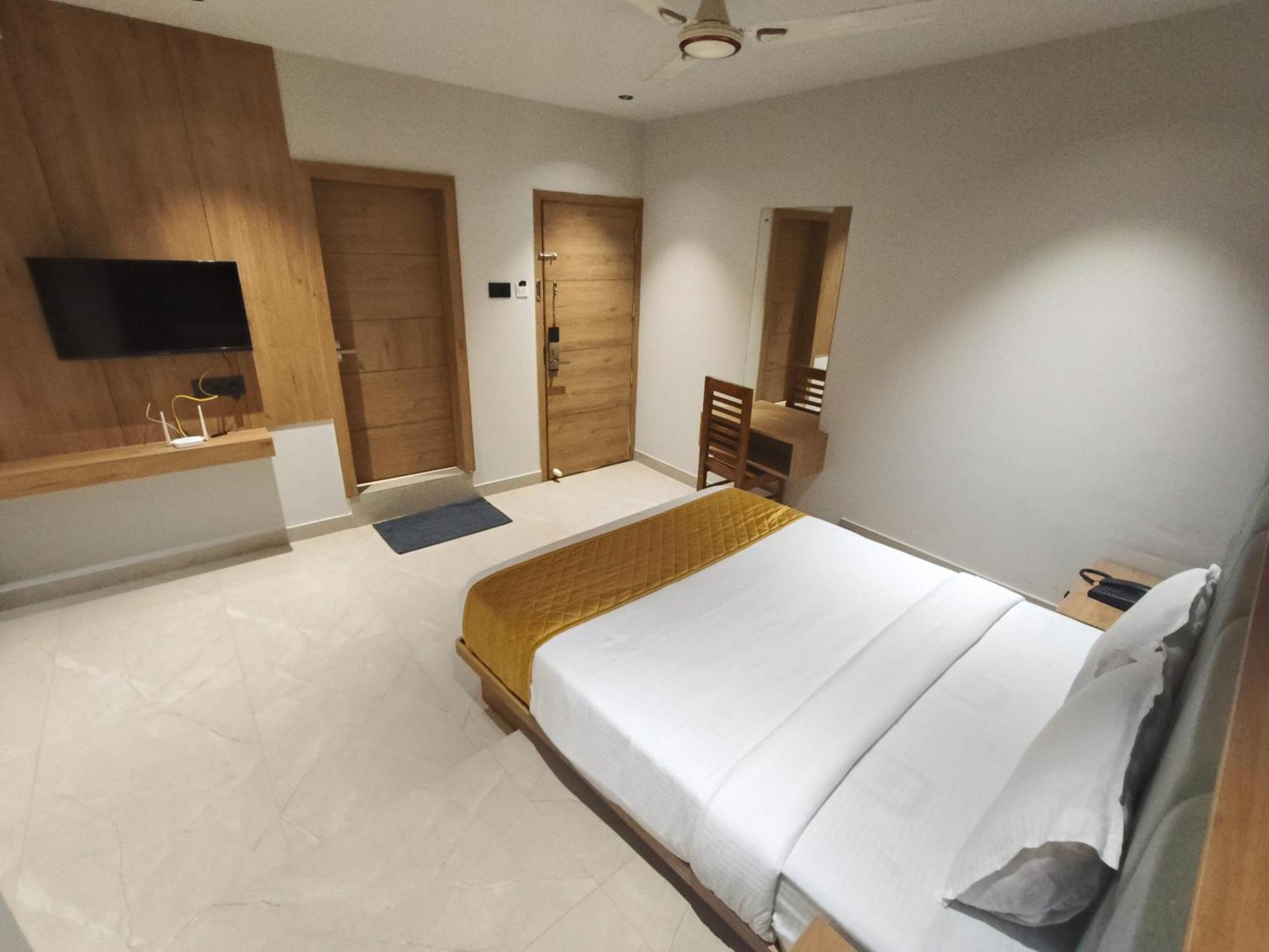 Hotel Beverly Plaza 코지코드 외부 사진